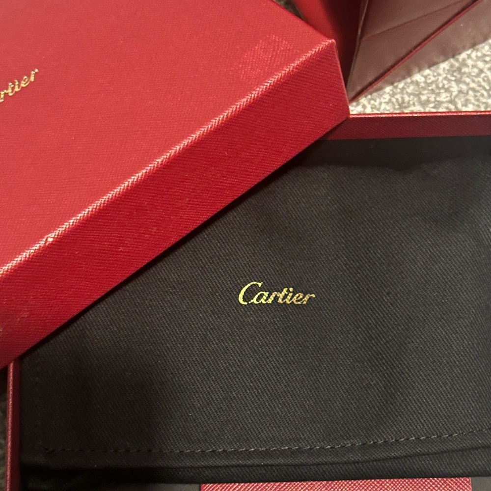 6 CREDIT CARD COMPACT WALLET, MUST DE CARTIER